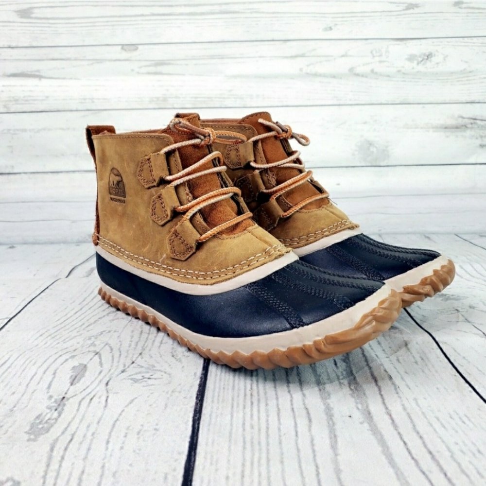 Sorel Out N About Waterproof Boot Youth Sz. 4